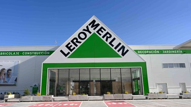 Leroy Merlin lanza un bombazo y rebaja su kit solar que no necesita obras ni papeleos: te ahorra más de 300 euros en la factura