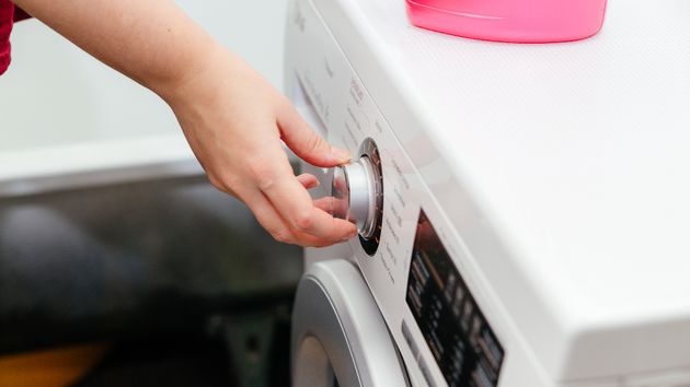 Precio de la luz sábado, 12 de abril de 2025: estas son las horas prohibitivas para enchufar los electrodomésticos