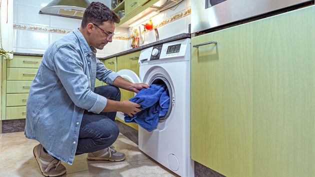 Precio de la luz martes, 15 de abril de 2025: cuál es el precio máximo y mínimo de electricidad