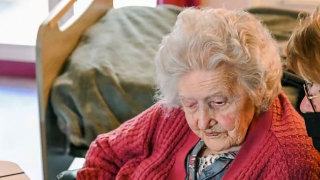 La Seguridad Social quita la pensión a una jubilada y la obliga a devolver 5.815,76 euros por los ingresos de la incapacidad permanente de su pareja