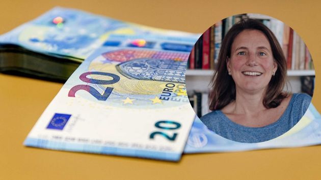 Natalia de Santiago, experta en economía: “Si te faltan 20 años para jubilarte, los 1.000 euros de hoy valdrán 500 si no haces…”