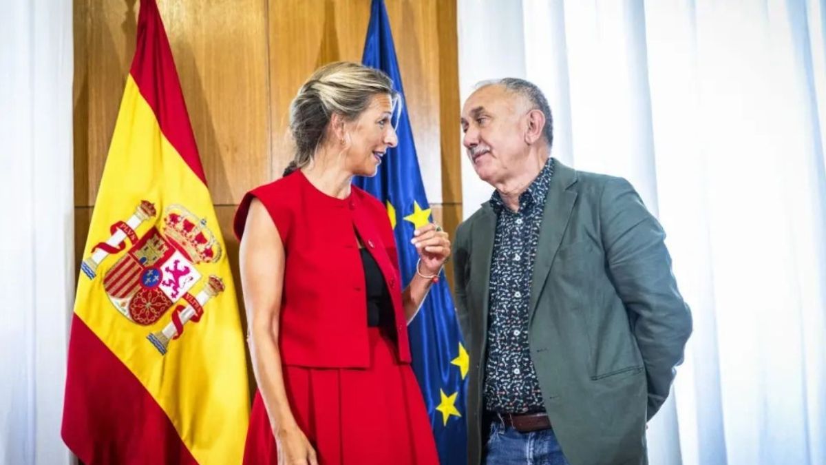 Yolanda Díaz junto a Pepe Álvarez. Yolanda Díaz y Pepe Álvarez