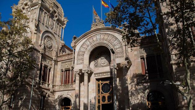 Se tira 18 años con contratos temporales y acaba en despido improcedente: deben pagarle 79.988 euros de indemnización o readmitirle