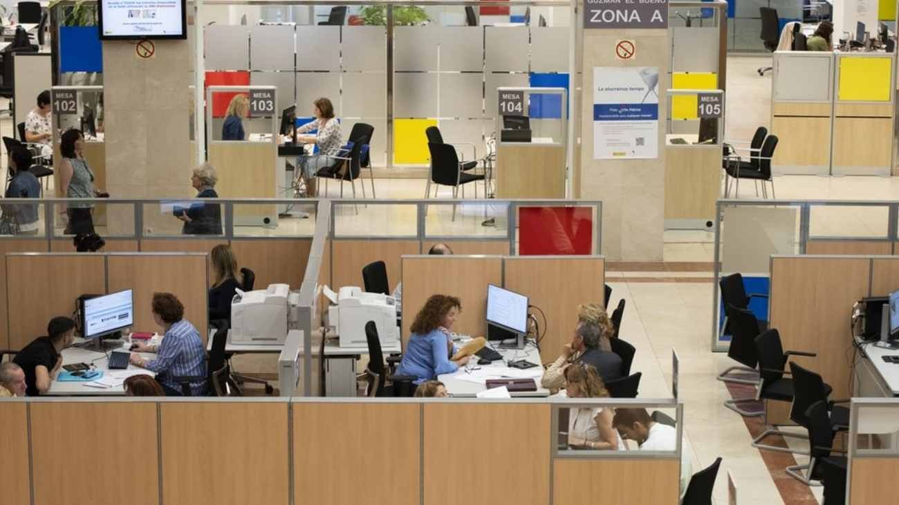 Funcionarios interinos: estos serán sus derechos una vez consigan su plaza fija