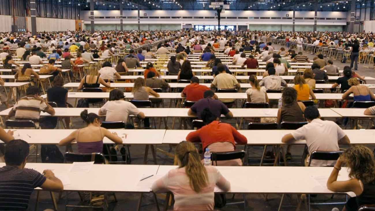 La Comunidad Valenciana adelanta las oposiciones para docentes y esquiva la nueva ley de interinos