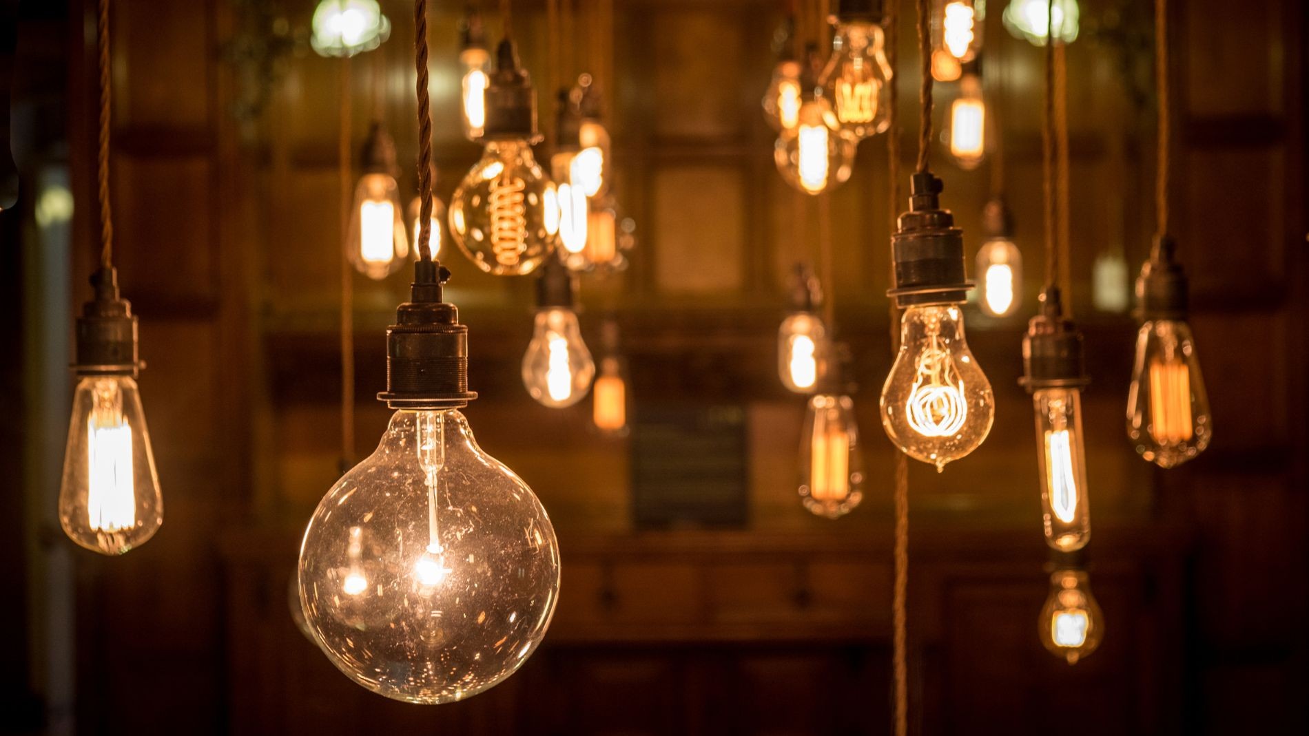Precio de la luz 23 de agosto: estas son las horas más caras y baratas