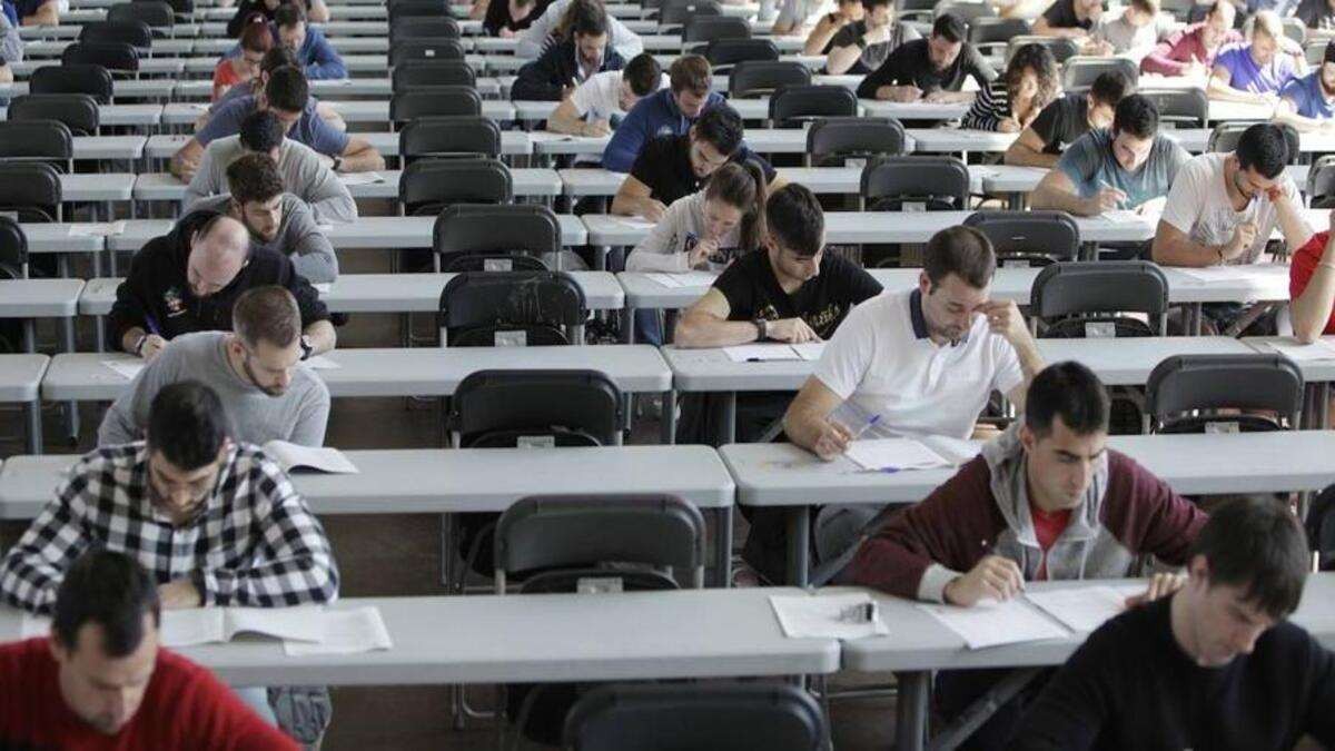 Andalucía convoca 18.000 plazas para Sanidad, Educación y Administración General