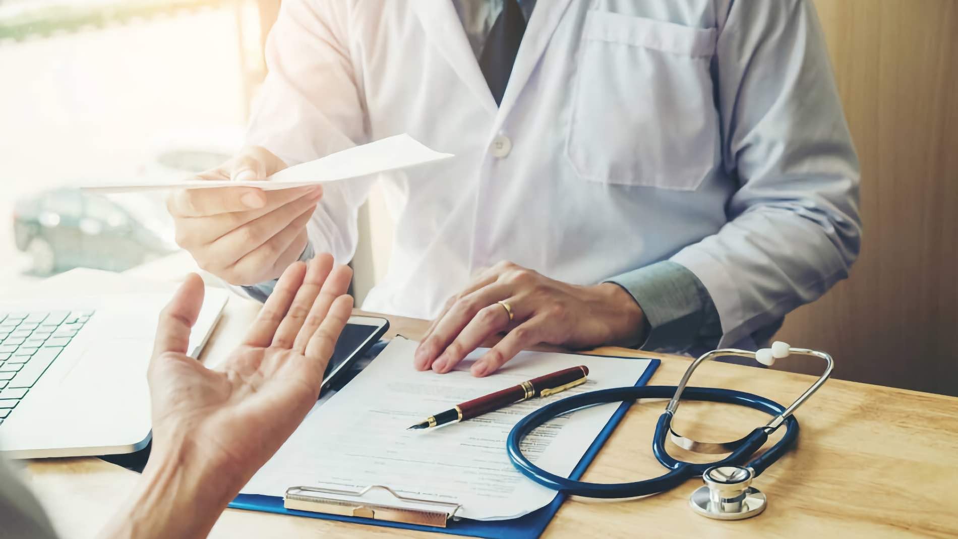 Baja médica 2023: ya no será obligatorio que el trabajador de parte a su empresa
