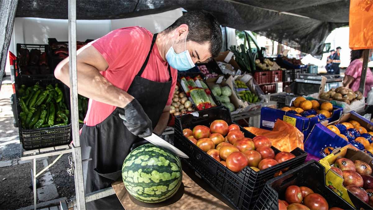 Descenso brusco del IPC en mayo hasta el 3,2% por la moderación de los precios al hacer la compra