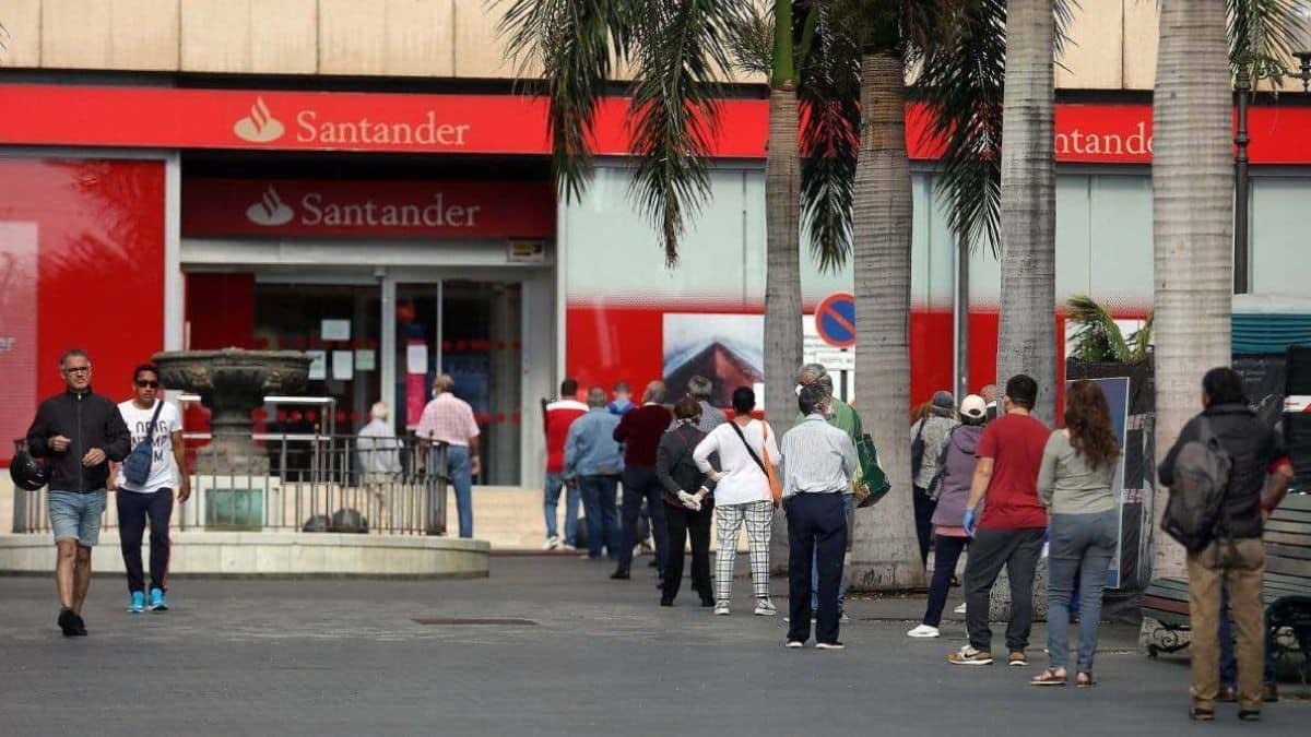 El Banco Santander ‘regala’ un iPhone 16 Pro o 400 euros si cumples con estos requisitos