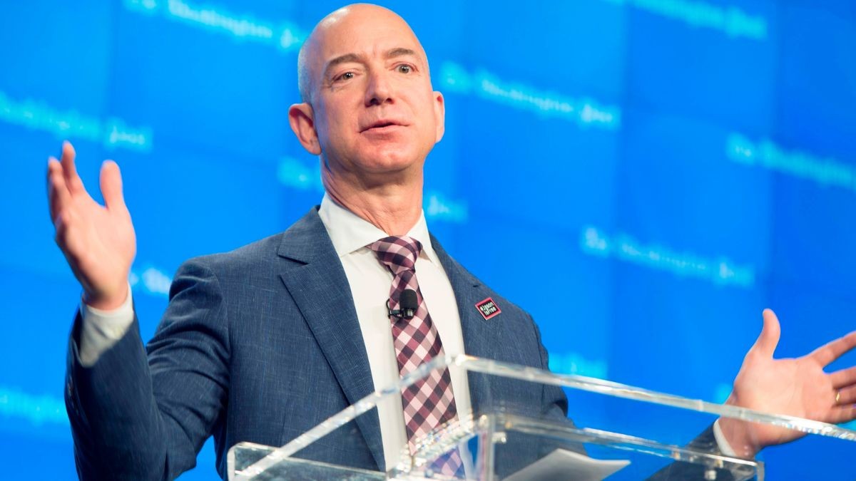 Miles de trabajadores de Amazon van a la huelga