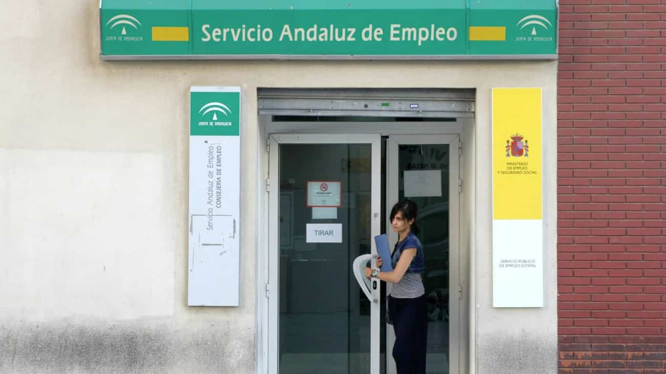 El SAE de la Junta de Andalucía publica 2.356 ofertas de empleo para este mes de julio
